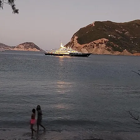Maeiz Σκόπελος